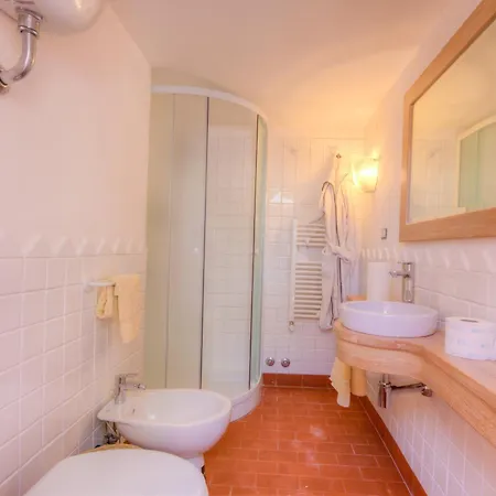Luxury - Garden & Pool For 11 Guests