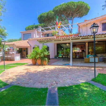 Luxury - Garden & Pool For 11 Guests